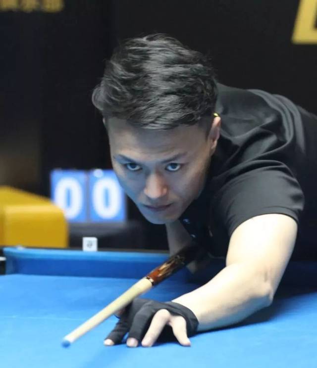 更展现了女 更展现了女