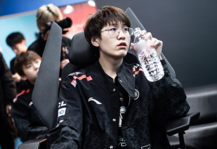 寻找一个既 寻找一个既