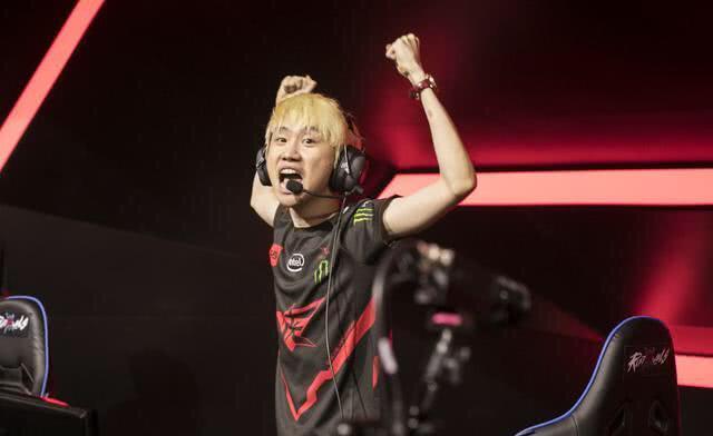 一直是他坚 一直是他坚